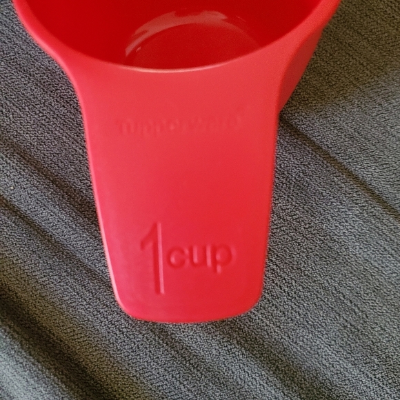 Tupperware  Four Measuring Red Cups - Picture 3 of 9